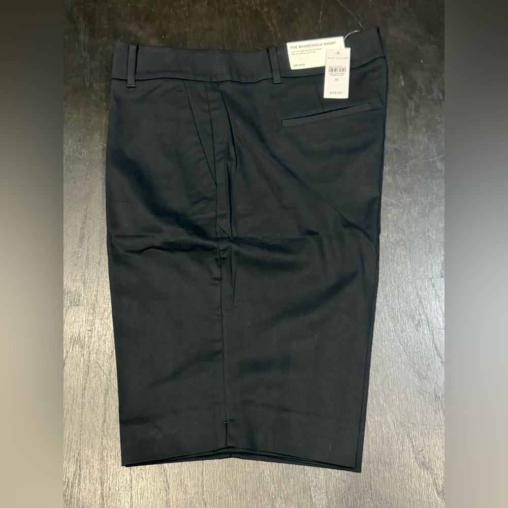 New Ann Taylor Black Boardwalk Short Size 10